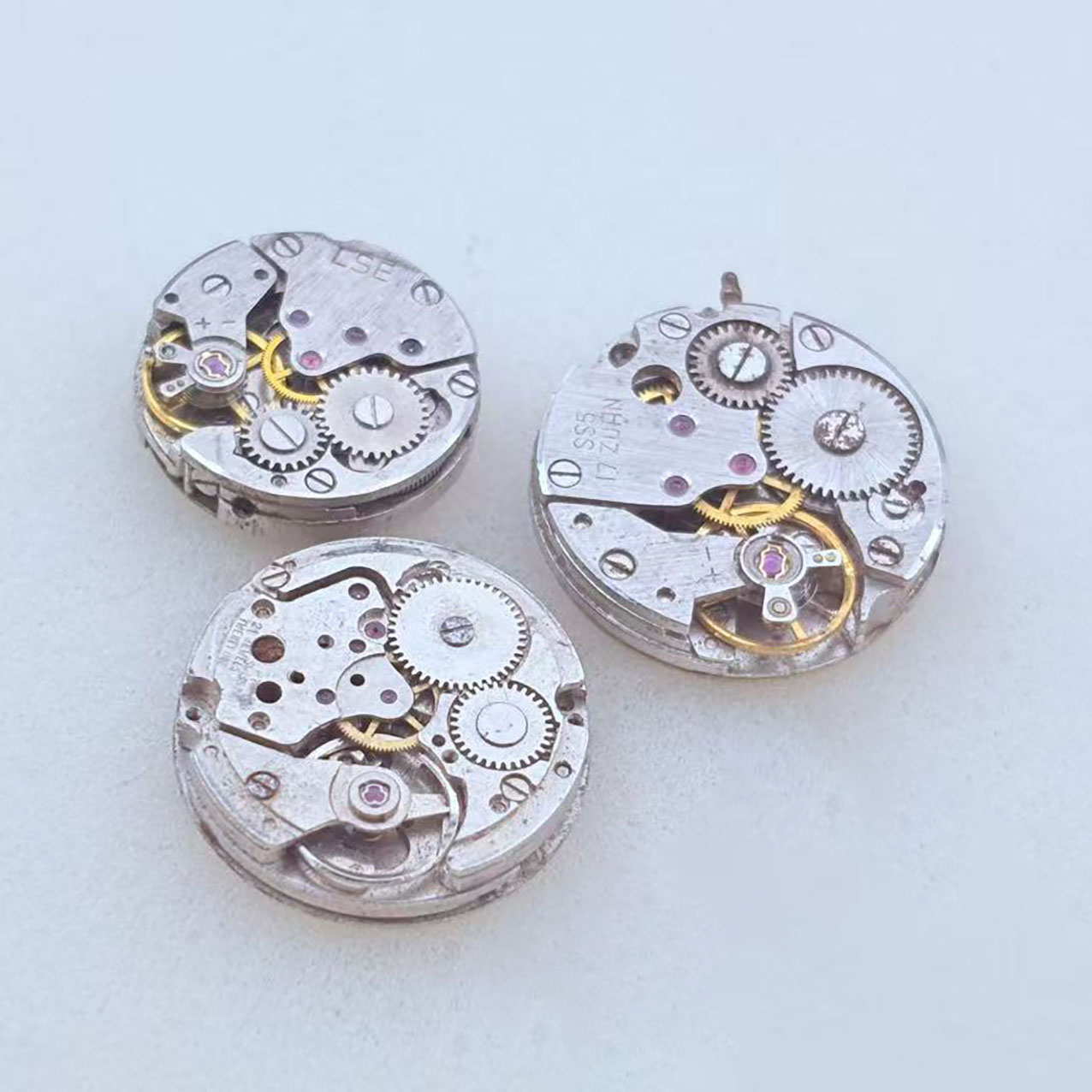 Used Old Mechanical Watch Can' - đánh giá và giá Unique Tech Accessories